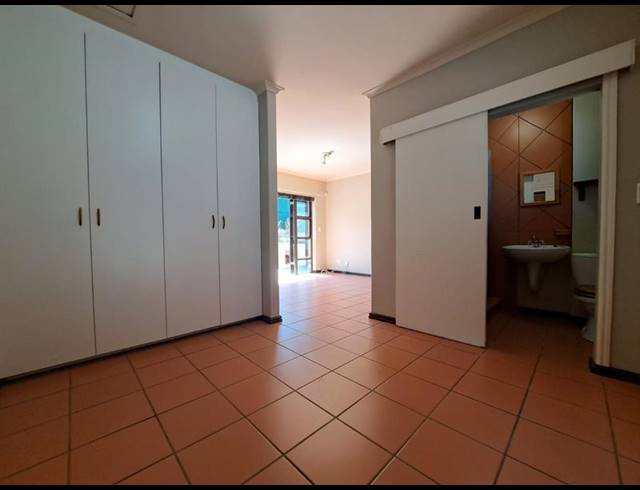 1 BEDROOM PROPERTY TO RENT IN VAN RIEBEECKSHOF